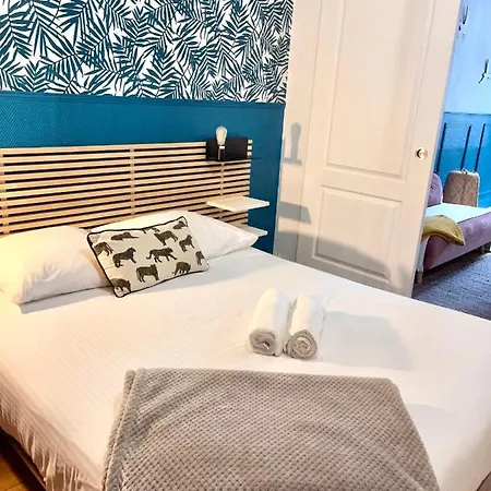 Le Grand Royal, 2 De Charme, Place Royale Апартаменты